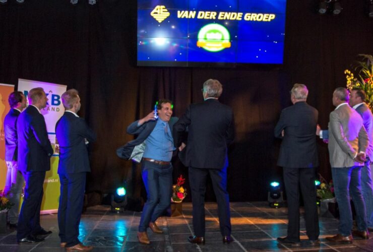 Van der Ende Groep wint MKB Westland Partners Ondernemersprijs 2016