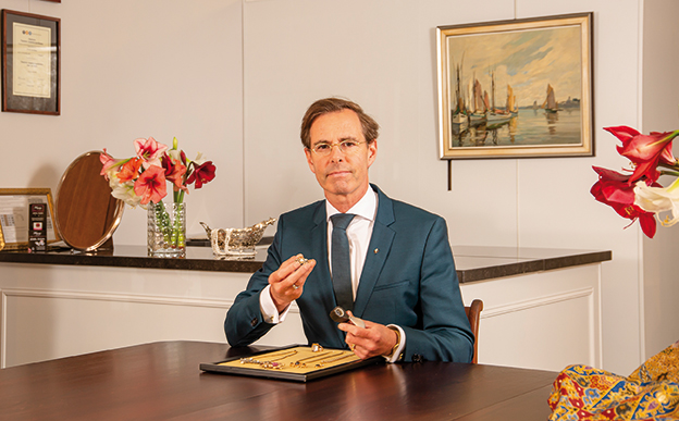 Juwelier Antiquair Chris van Waes “Het menselijk aspect maakt mijn beroep zo leuk”