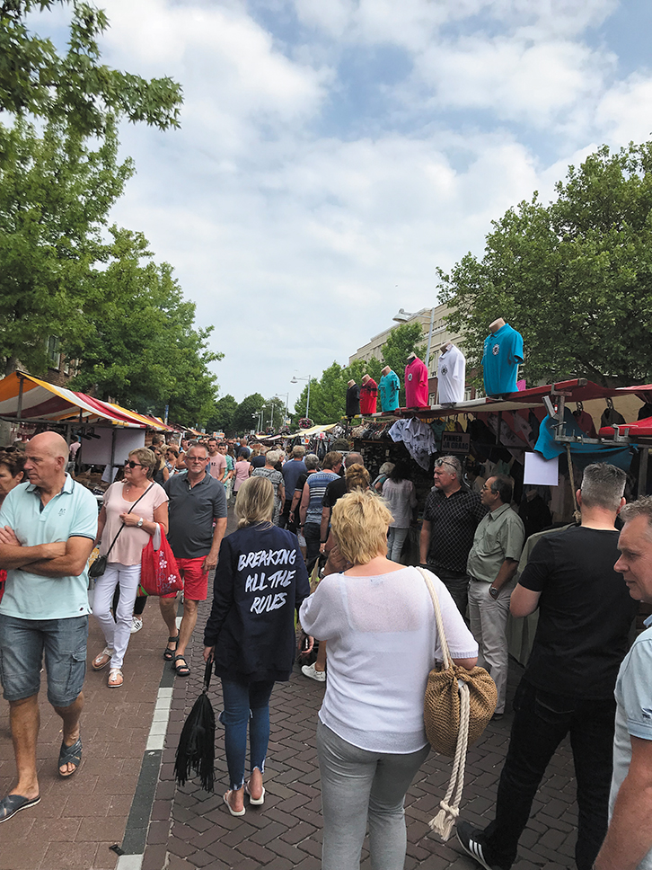 Regio nieuws Wateringen: Wateringse braderie groot succes’