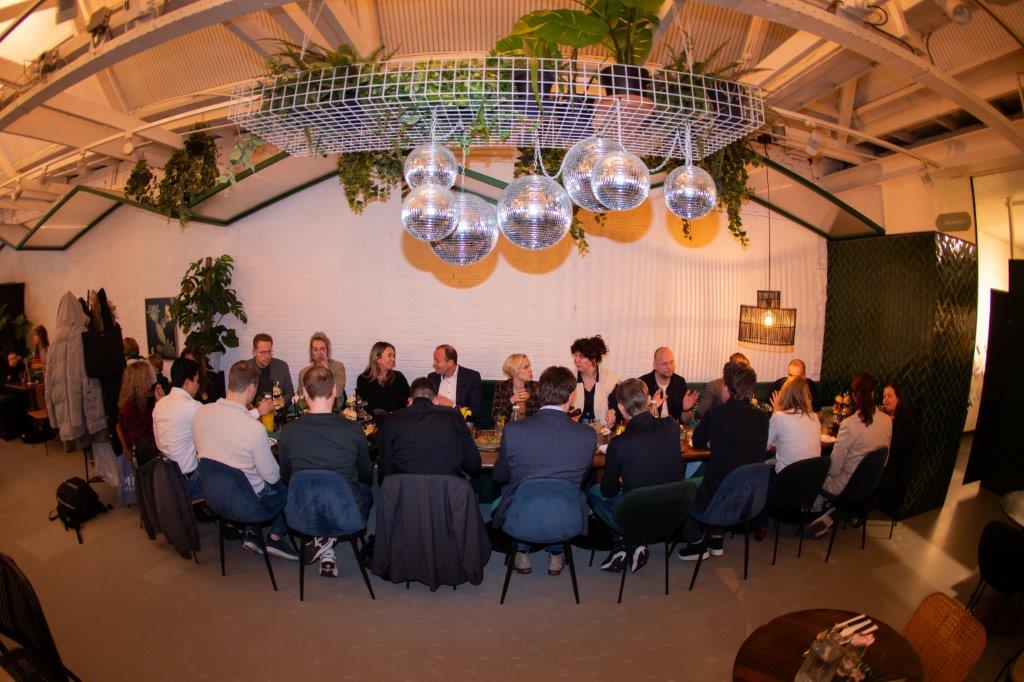 Geslaagde ledenlunch bij NON Bar