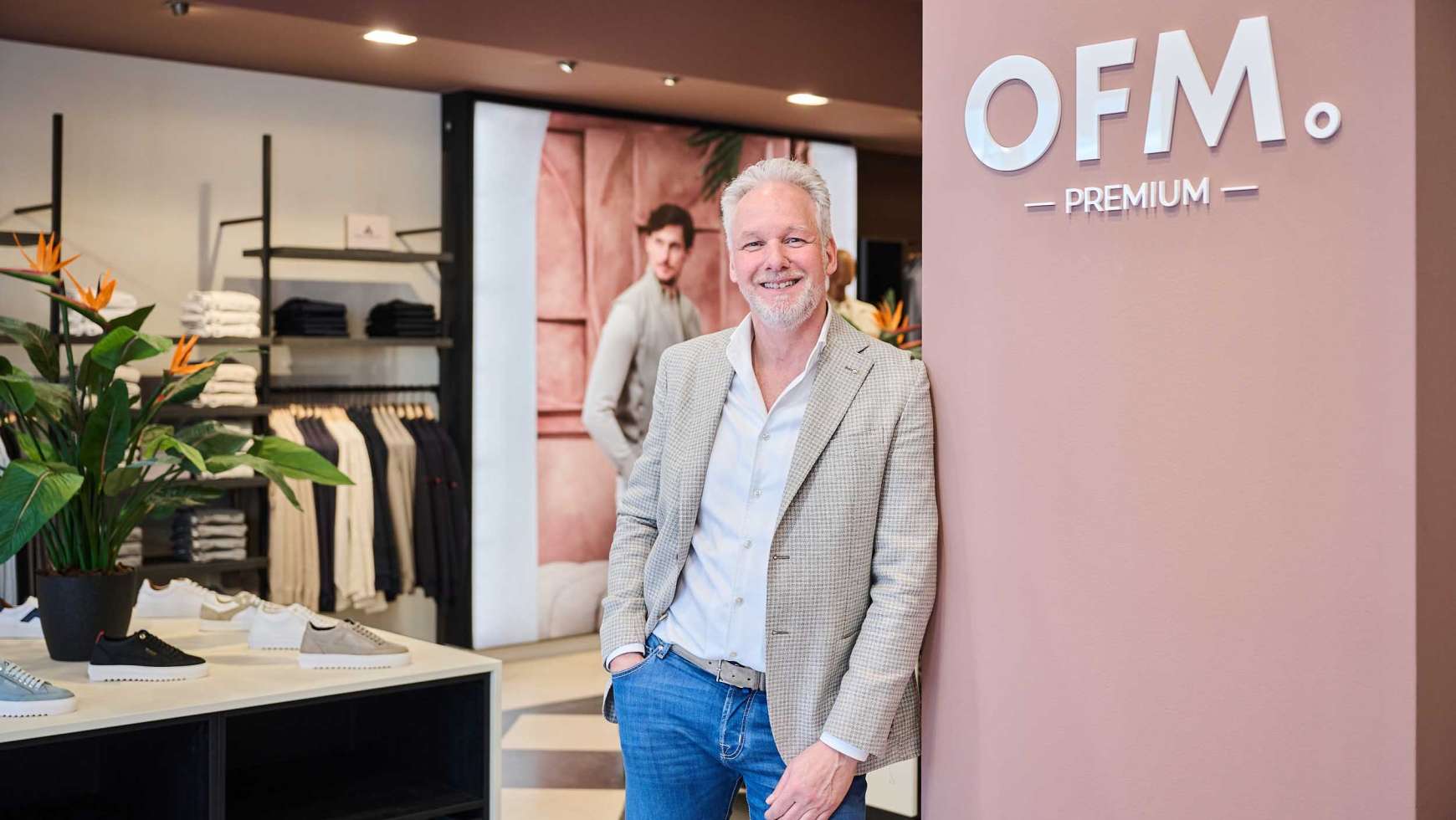 Bij OFM. Premium gaan kleding en lifestyle hand in hand.