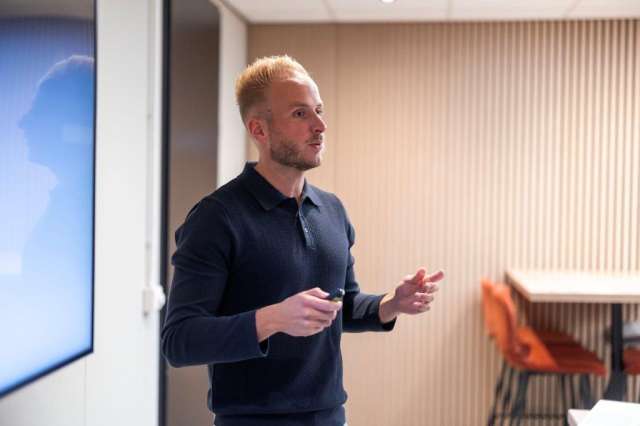 071125wl jurybezoek yta MKB 36