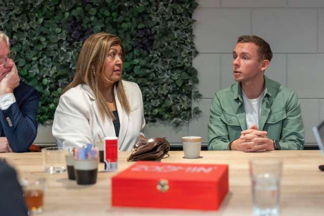 071125wl jurybezoek yta MKB 42