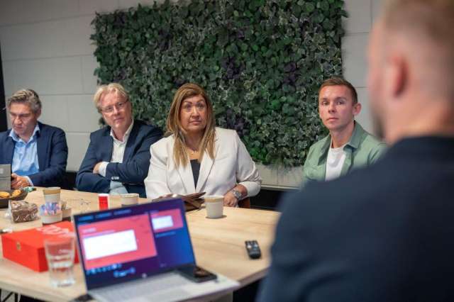 071125wl jurybezoek yta MKB 43