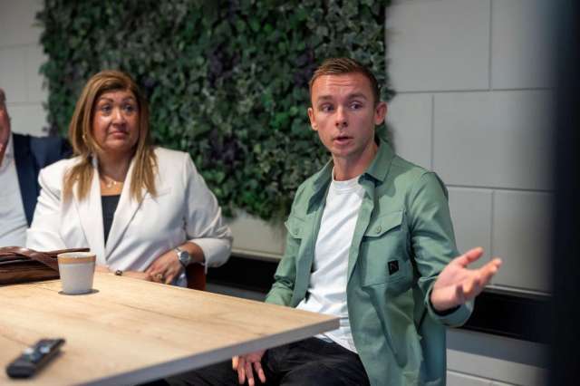 071125wl jurybezoek yta MKB 48