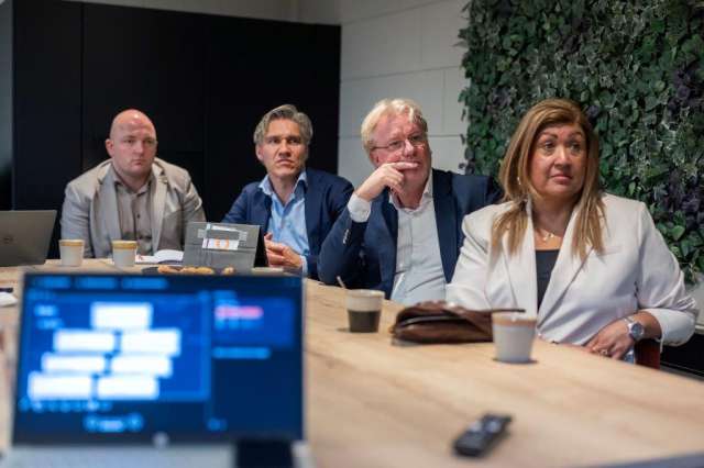 071125wl jurybezoek yta MKB 49